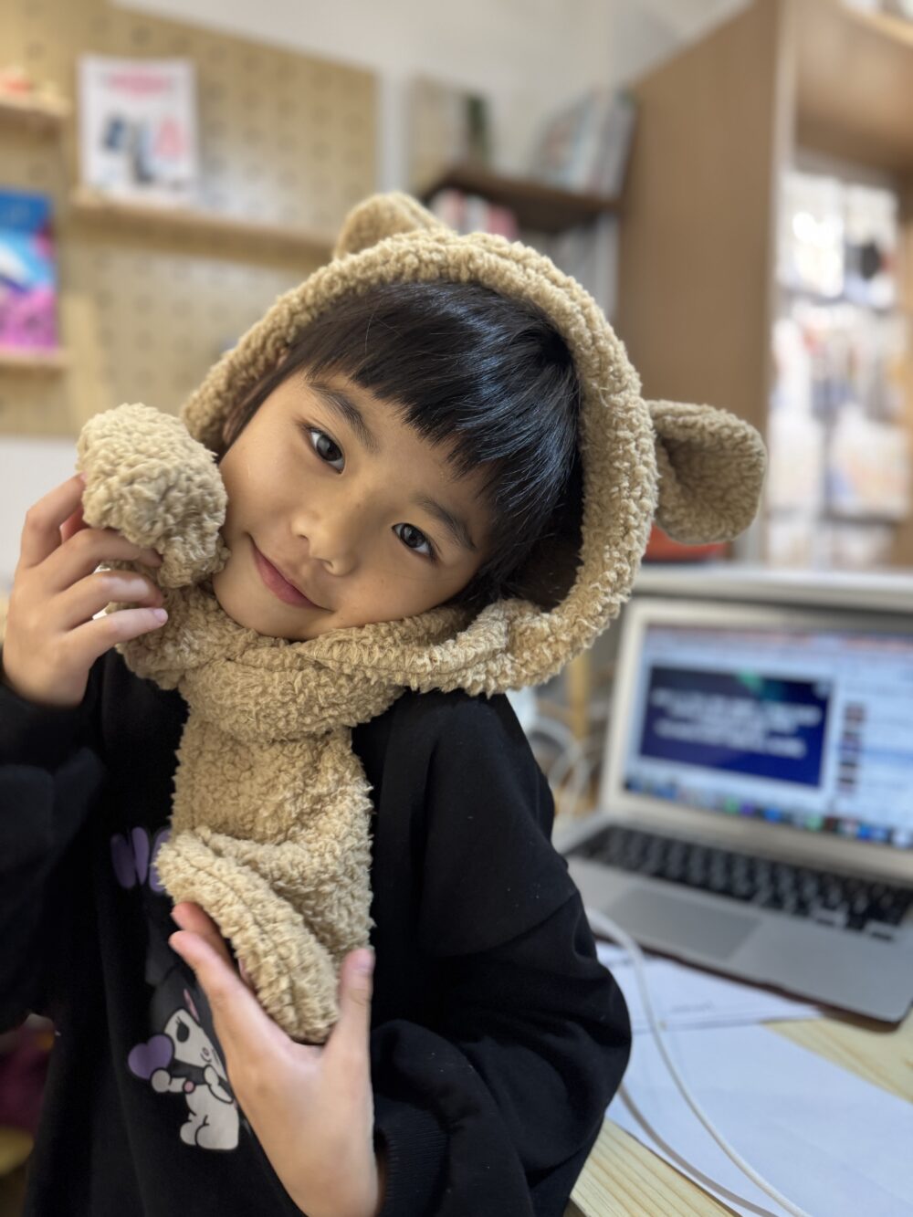 羊羔絨連帽圍巾